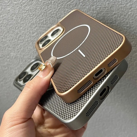 Etui D-Pro Brick Carbon TPU MagSafe Case obudowa magnetyczna matowa do Apple iPhone 15 Pro (Desert Gold / Złoty)