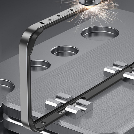 Etui D-Pro Bumper Metal+TPU ramka ochronna aluminium+guma do Apple iPhone 16 Pro (Desert Titanium / Złoty)