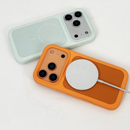 Etui D-Pro SoftMag Case MagSafe silikonowa obudowa magnetyczna z mikrofibrą do Apple iPhone 17 Pro (Czarny)