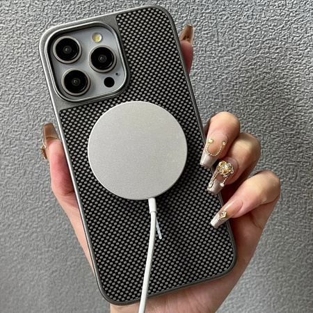 Etui D-Pro Brick Carbon TPU MagSafe Case obudowa magnetyczna matowa do Apple iPhone 15 Pro (Desert Gold / Złoty)
